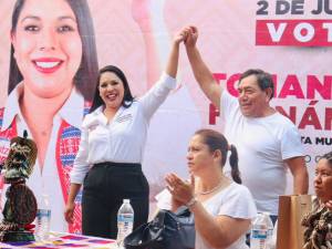 Artesanos, comerciantes y guardianes de la cultura de San Pedro Cholula respaldan a Tonantzin Fernández