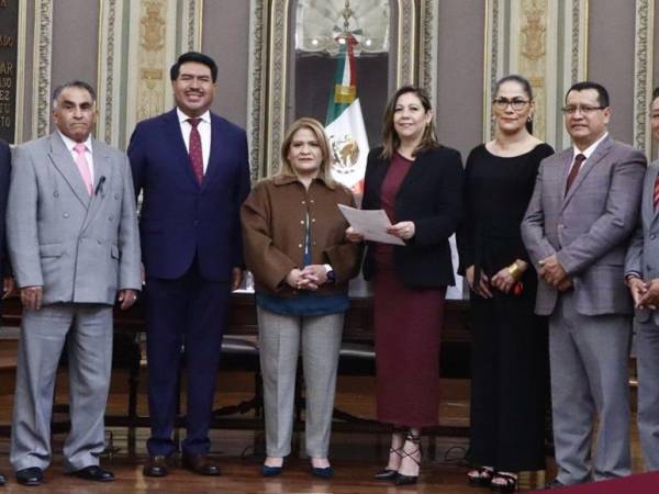 Entrega Javier Aquino Paquete Fiscal 2025 del Gobierno de Puebla por 126 mil MDP 