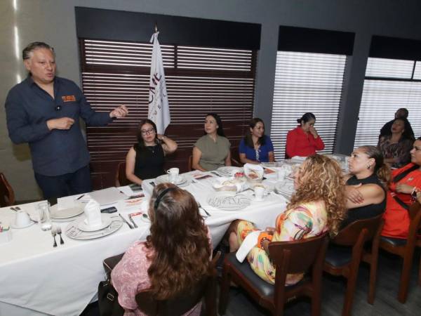 Fernando Morales firma Agenda con el Consejo Coordinador de Mujeres Empresarias