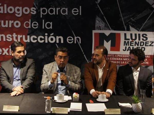 En Puebla el sector de la construcción trabaja en Unidad