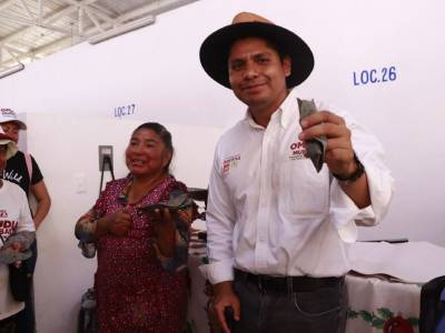 Omar Muñoz se compromete a dignificar el mercado de Cuautlancingo