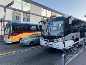 Denuncia RUTA vandalismo en paraderos, acusa a normalistas de Teteles