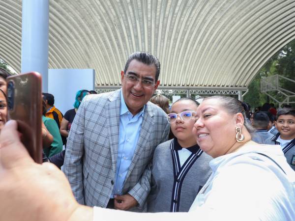 Entrega Sergio Salomón obras de infraestructura educativa en Puebla