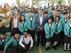 En beneficio de las y los estudiantes, gobierno hace equipo con padres de familia: Sergio Salomón