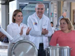 Equipa SEDIF desayunadores escolares de tres instituciones educativas