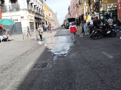 Doblan ambulantes a Adán Domínguez, se instalan en calles del Centro Histórico