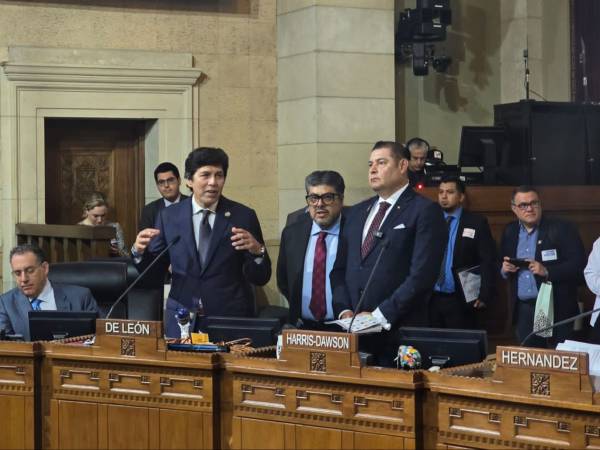 En reunión histórica reciben concejales de la Ciudad de Los Ángeles a Alejandro Armenta