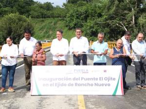 Preside Sergio Salomón inauguración de obra en el Centro Escolar de Xicotepec