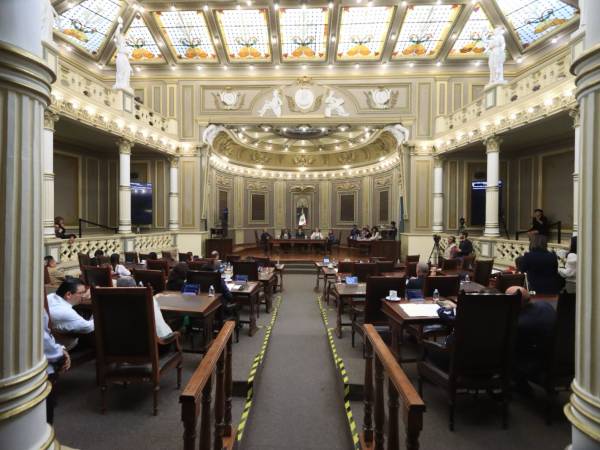 Se integran cuatro diputados a la LXI Legislatura