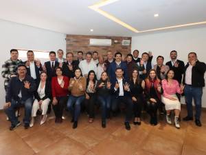 Líderes de “Sigamos Haciendo Historia” se reúnen con aspirantes a la alcaldía