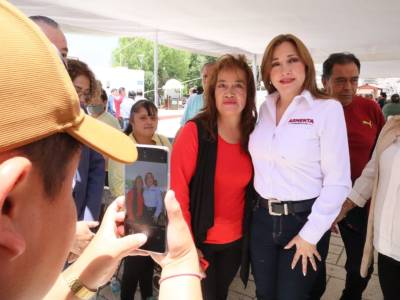 Participa Ceci Arellano en encuentro sobre valores familiares en la Junta Auxiliar de la Libertad