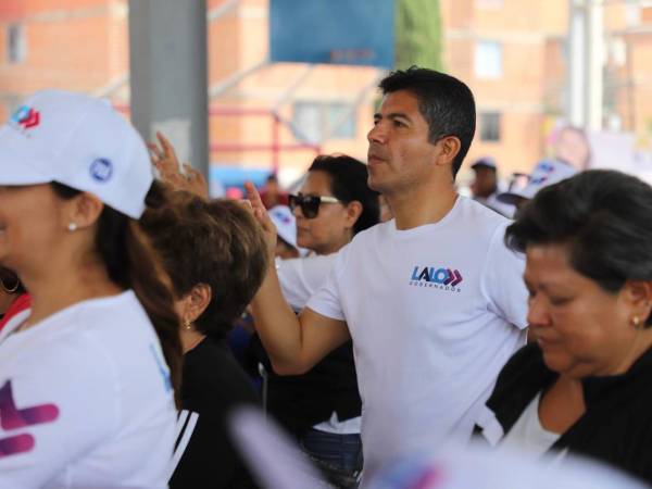 Lalo Rivera anuncia la tarjeta de salud durante actividad física en Agua Santa