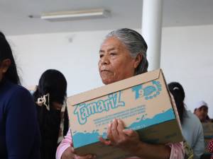 Contribuye gobierno estatal en nutrición de familias de Oriental