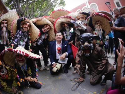 Armenta reconoce la cultura de los pueblos mixtecos