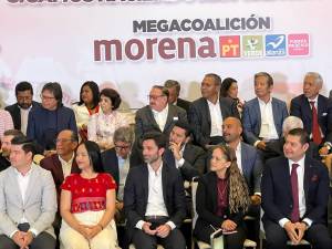 Presentan Armenta Mier equipo de campaña, son hombres y mujeres que “aman a Puebla”