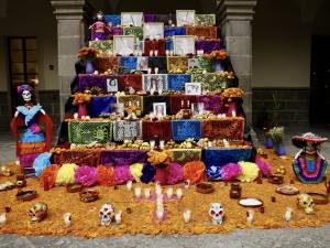 Tradiciones que nos unen: Puebla rinde homenaje a sus raíces en Día de Muertos