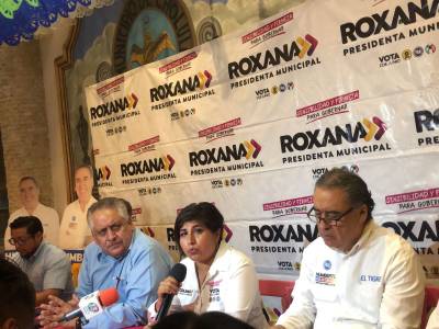 Guadalupe Acosta respalda a Roxana Luna para la alcaldía de San Pedro Cholula