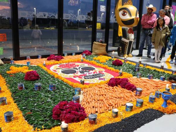 Con &quot;Corredor de Ofrendas&quot;, Ciudad Modelo preserva tradiciones en San José Chiapa