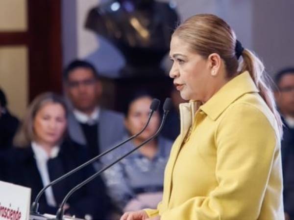 Enfrenta Maria Teresa Castro denuncias por la inversión fallida en Accendo Banco