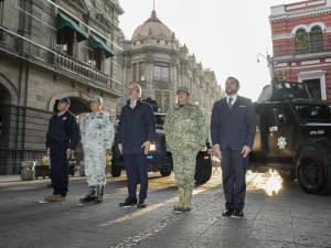 Encabeza Pepe Chedraui pase de lista a fuerzas municipales en el Zócalo de Puebla