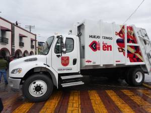 Gobierno municipal de Huejotzingo entrega camiones recolectores de basura