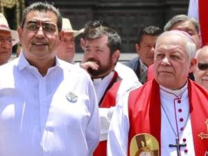 Salomón reconoce labor del Arzobispo de Puebla