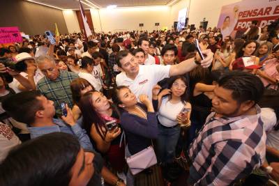 Los jóvenes visión de progreso en Puebla: Armenta