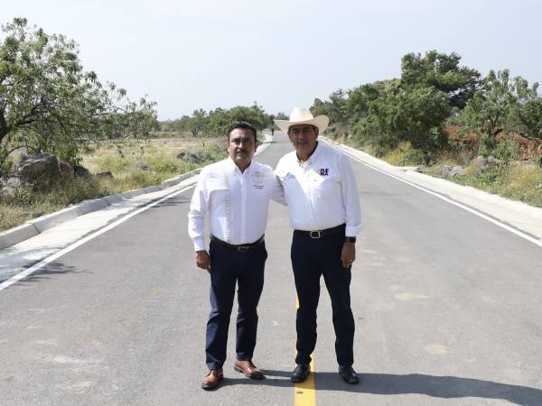 Inaugura Sergio Salomón obras carreteras en Xochiltpec, Huaquechula y Tochimiltzingo