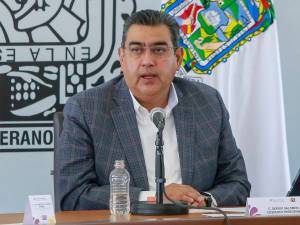 Llama Sergio Salomón a mantener una Puebla unida