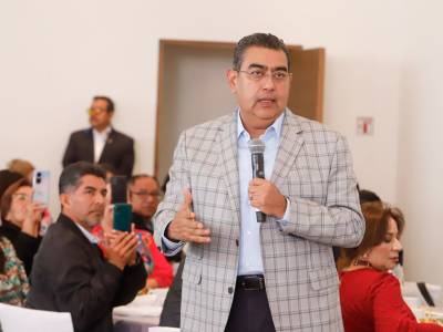 Garantiza Gobierno de Puebla derechos de trabajadores al servicio del Estado, reafirma Sergio Salomón