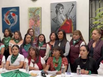 Fundadoras de Morena y feministas demanda aprobar la despenalización del aborto 