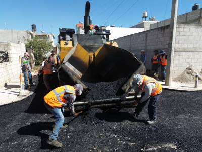 Presenta más del 75% de avance los trabajos de pavimentación en Calle Duraznos