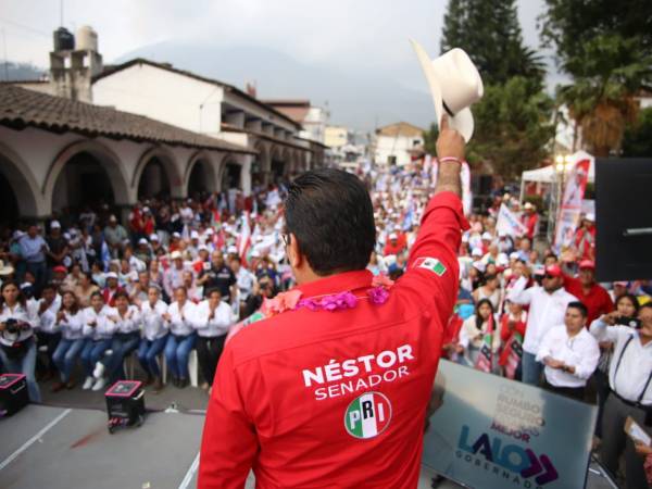 Acude Néstor Camarillo a cierres de campaña multitudinarios