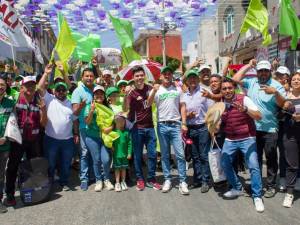 Jimmy Natale recorre San Pablo Xochimehuacan con Tony Gali