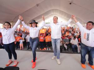 Fer Morales y Zeferino  Hernández son recibidos por las y los ciudadanos de Huauchinango