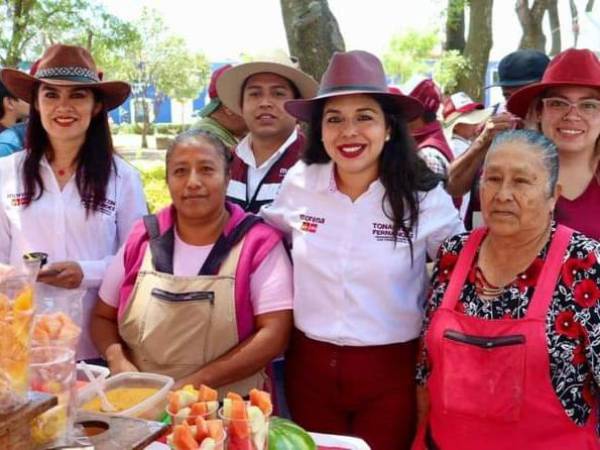 Encabeza Tonantzin Fernández primera mega caminata en favor de la 4T en San Pedro Cholula