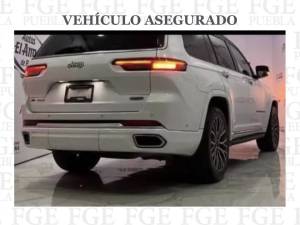 Asegura FGE en comercializadora de autos de la ciudad de Puebla camioneta presuntamente de procedencia ilícita