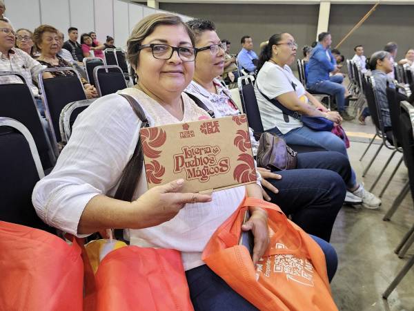 En Veracruz, Puebla presenta juego de &quot;Lotería de Pueblos Mágicos&quot;