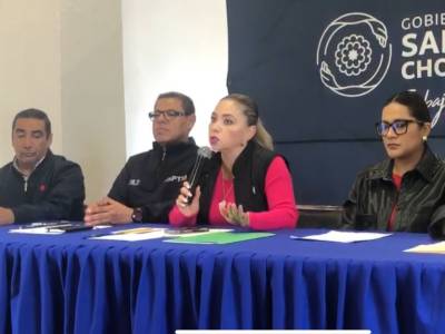 Llama Paola Angon a retirar campamento por la democracia