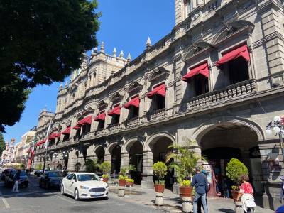 Avalan regidores en Cabildo de Puebla Ley de ingresos 2025, incluye parquímetros gratis