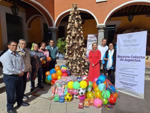 Voluntariado del Congreso entrega juguetes al Sistema DIF para su distribución 