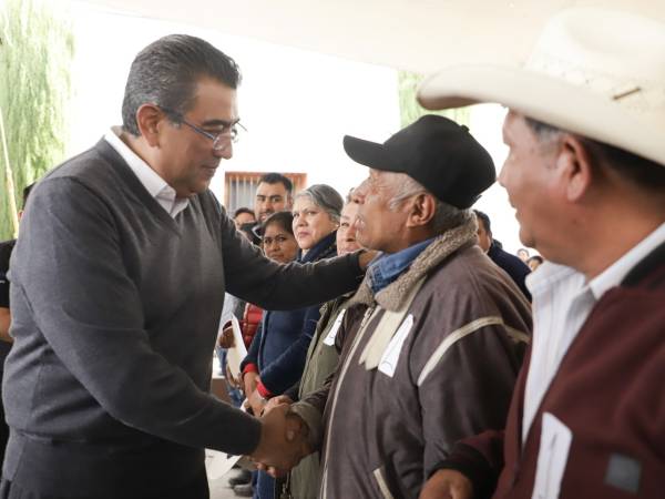 Con obras carreteras, gobierno estatal reactiva desarrollo económico de Puebla