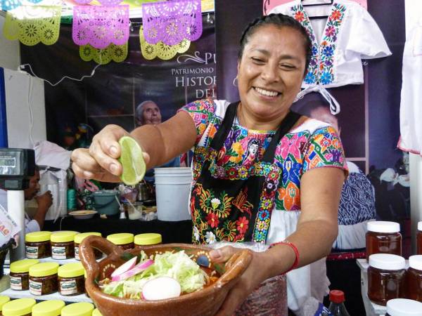 Asistentes a Feria de Puebla podrán degustar del tradicional Mole Miahuateco