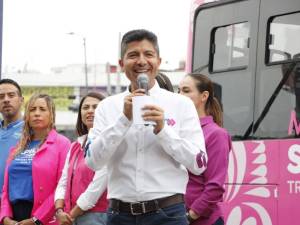 Lalo Rivera presenta Transporte Rosa, iniciativa de movilidad en beneficio de las mujeres