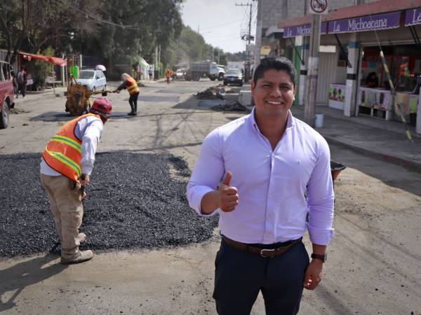 Supervisa Omar Muñoz trabajos de bacheo en Sanctorum