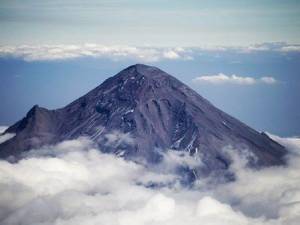 Puebla registra mala calidad del aire por caída de ceniza