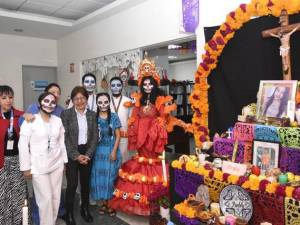 Con ofrendas, BUAP celebra el Día de Muertos