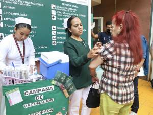 Ante frentes fríos y cambios de temperatura recomienda IMSS  cuidados generales y recibir vacuna contra influenza y COVID-19