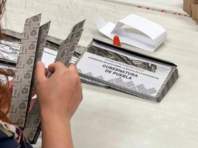 Entrega IEE material electoral para voto en el extranjero