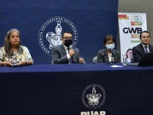 Inspira BUAP vocaciones científicas en las preparatorianas